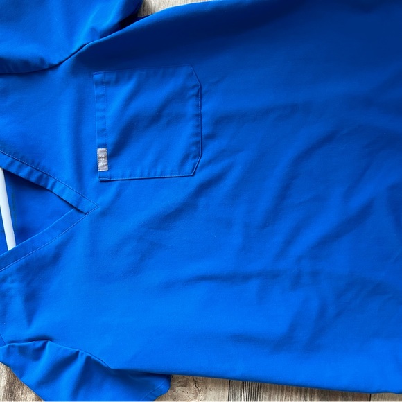 Figs large top and xl petite bottoms - Picture 3 of 8